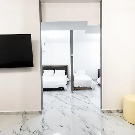 Super Lux Maisonette, 10 Minutes From Center Vila *