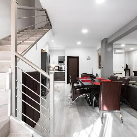 Vila Super Lux Maisonette, 10 Minutes From Center Soluň